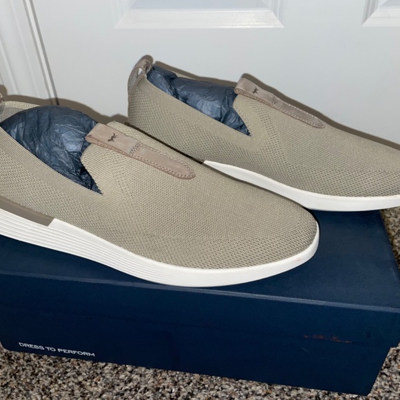 Wolf and Sheperd Slip on Softknit Loafer Stone/White Mens Size 10 Womens Size 12 - Picture 2 of 7